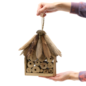 Caixa de abelhas e insetos de madeira flutuante