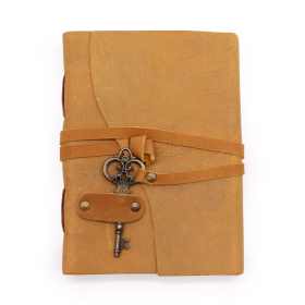 Caderno de Couro Claro com Chave - 200 Páginas - 13x18cm