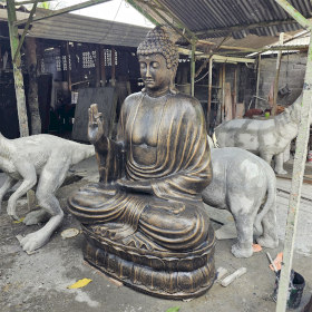 Buda Grande Dourado Antigo Ensinando Sobre Lótus
