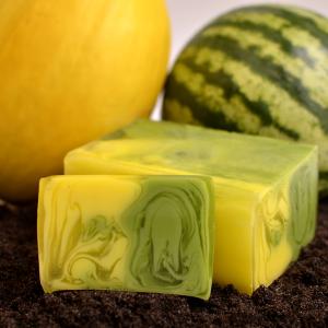 barra de 1,2kg rende cerca de 12 sabonetes de 100g