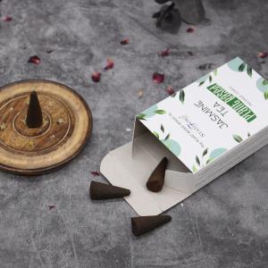 Feito com resinas e materiais vegetais naturais