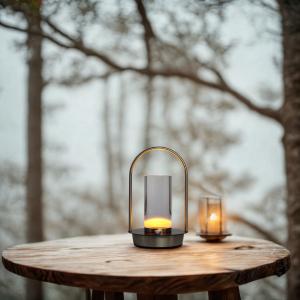 Fornece iluminação ambiente sem aumentar a fatura de energia